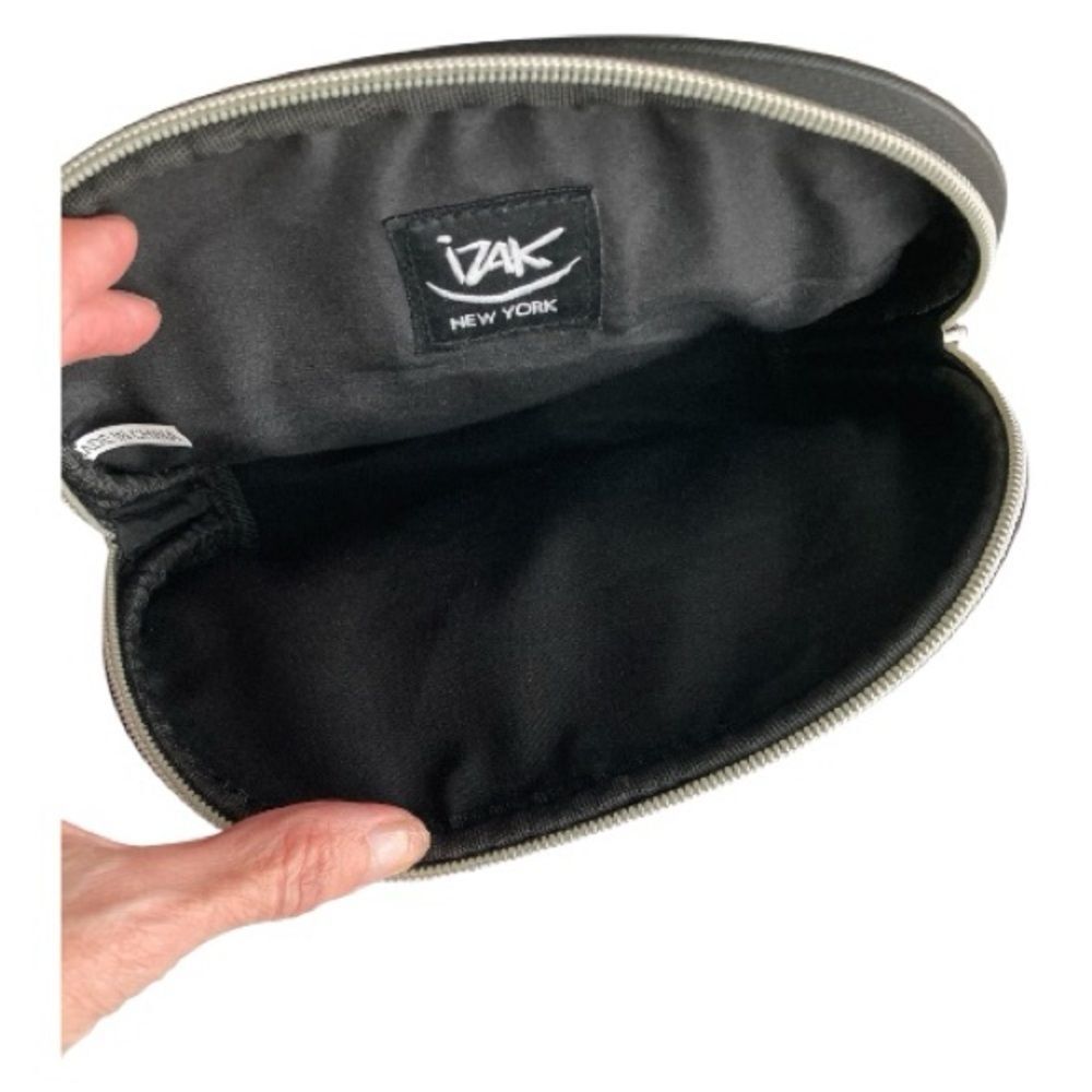 Izak “I'm in a New York Mood" Cosmetics Bag - Picture 9 of 11